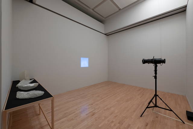 Installation view, Olafur Eliasson: Sometimes the river is the bridge, 2020 - Museum of Contemporary Art Tokyo – 2020 - Photo: Kazuo Fukunaga
