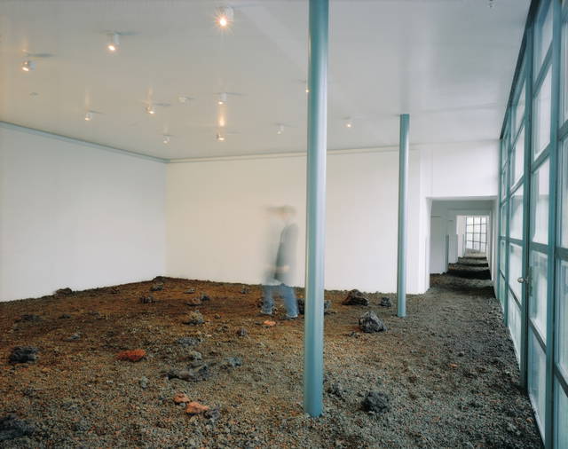 The body as brain - Lava floor: Projekt Sammlung (5) - Kunsthaus Zug, Switzerland – 2007 - Photo: Florian Holzherr