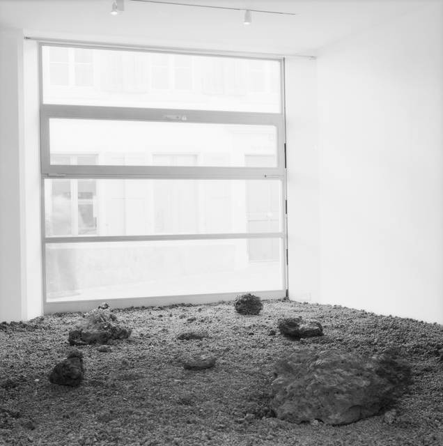 The body as brain - Lava floor: Projekt Sammlung (5) - Kunsthaus Zug, Switzerland – 2007 - Photo: Florian Holzherr