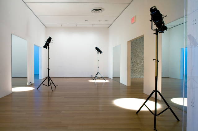 Mirror door (spectator), 2008 - The Museum of Modern Art, New York – 2008 - Photo: Christopher Burke