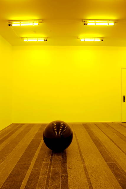 Reflection magnet, 2011 - Pinchuk Art Centre, Kyiv – 2011 - Photo: Dmitry Baranov