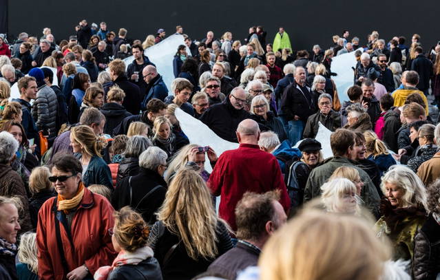 Ice Watch, 2014 - City Hall Square, Copenhagen – 2014 - Photo: Anders Sune Berg
