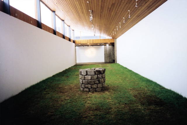 Well from the parallel garden, 1998 - Reykjavik Art Museum, Kjalvarsstadir – 1998 - Photo: Einar Falur Ingolfsson 