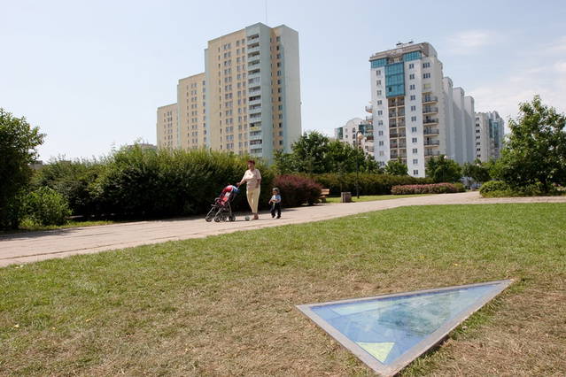 Negative glacier kaleidoscope (Kepler icosa star) - Bródno Sculpture Park, Museum of Modern Art, Warsaw – 2009 - Photo: Joanna Mytkowska
