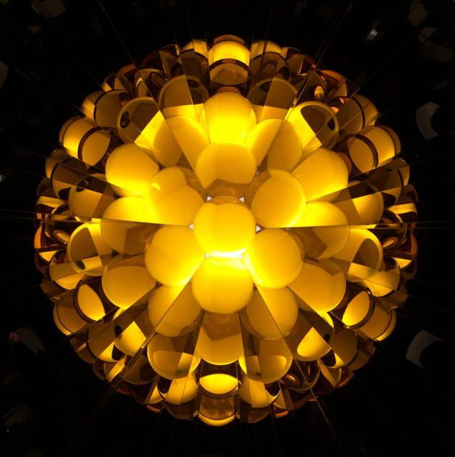 Kaleidoscope for solar amplification