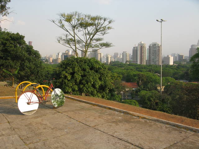 Your new bike, 2009 - São Paulo, Brazil – 2011 - Photo: Karim Ainouz
