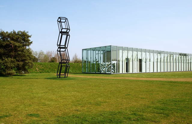 Crystal growth 4, 2011 - Langen Foundation, Neuss, Germany – 2015 - Photo: Wolfgang Vollmer