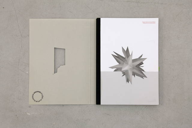 Spread from Chaque matin je me sens différent, chaque soir je me sens le même, edited by Angeline Scherf, Paris 2002