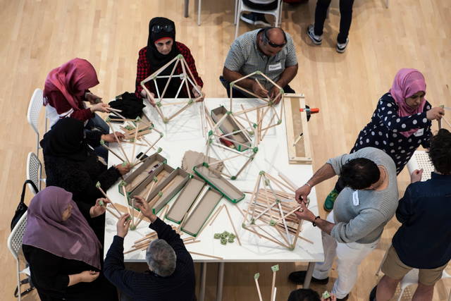 Olafur Eliasson: Green light - An artistic workshop