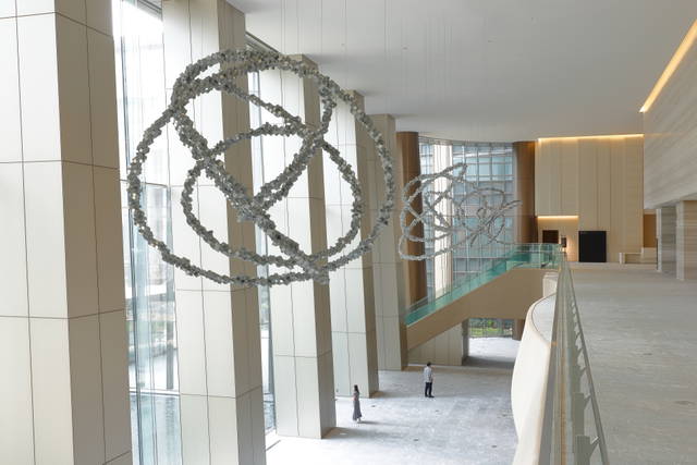 A harmonious cycle of interconnected nows, 2023 - Azabudai Hills Mori JP Tower Office Lobby, Tokyo – 2023 - Photo: Kioku Keizo