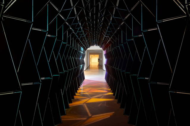 One-way colour tunnel, 2007 - Museum of Contemporary Art, Sydney – 2007 - Photo: Jenni Carter