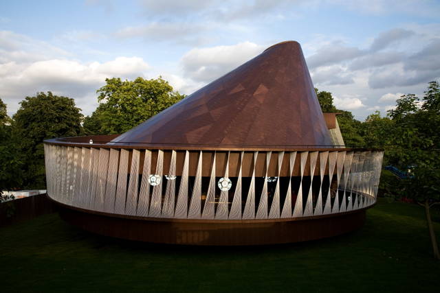 Serpentine Gallery Pavilion - Serpentine Gallery, Kensington Gardens, London – 2007 - Photo: Luke Hayes