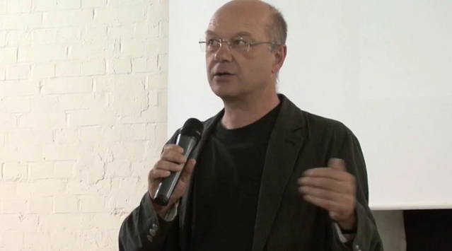 Tor Nørretranders guides the audience in a tickling experiment. Life Is Space, 2011: 15.00–16.00 Afternoon session II