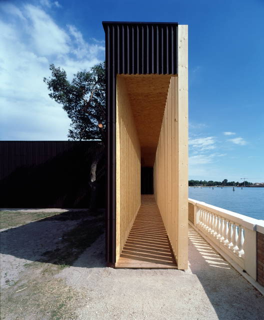 Your black horizon, 2005 - TBA21, 51st Biennale di Venezia – 2005 - Photo: Cameraphoto Arte, Venezia / TBA21