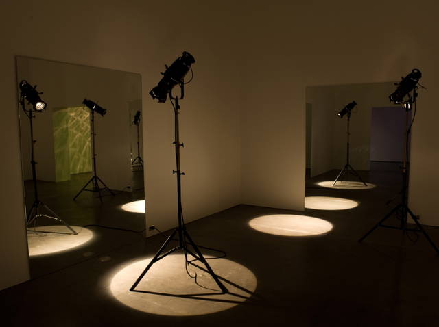 Mirror door (visitor), 2008 - Museum of Contemporary Art Chicago – 2008 - Photo: Nathan Keay / Courtesy of Museum of Contemporary Art Chicago