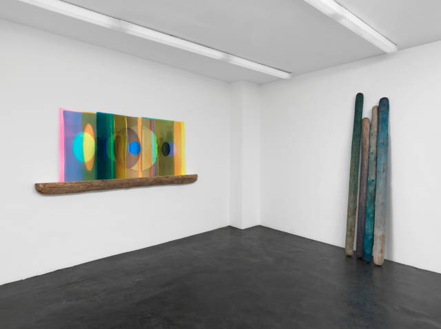 Installation view Near future living light - neugerriemschneider, Berlin – 2020 - Photo: Jens Ziehe