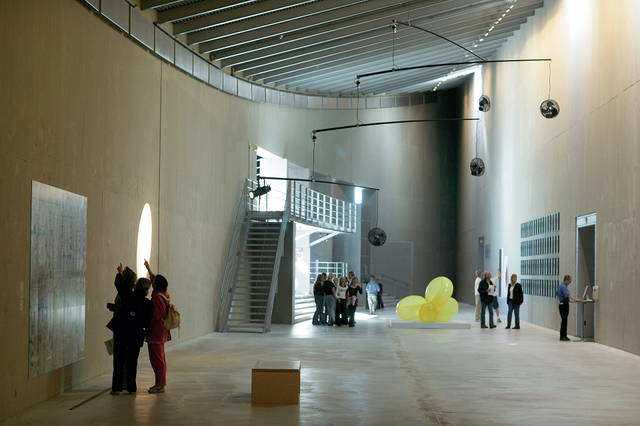 Quadrible light ventilator mobile, 2002 - ARKEN Museum for Moderne Art, Copenhagen – 2002 - Photo: Lars Skaaning