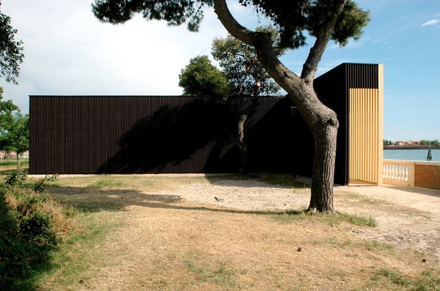 Your black horizon, 2005 - TBA21, 51st Biennale di Venezia – 2005 - Photo: Cameraphoto Arte, Venezia / TBA21