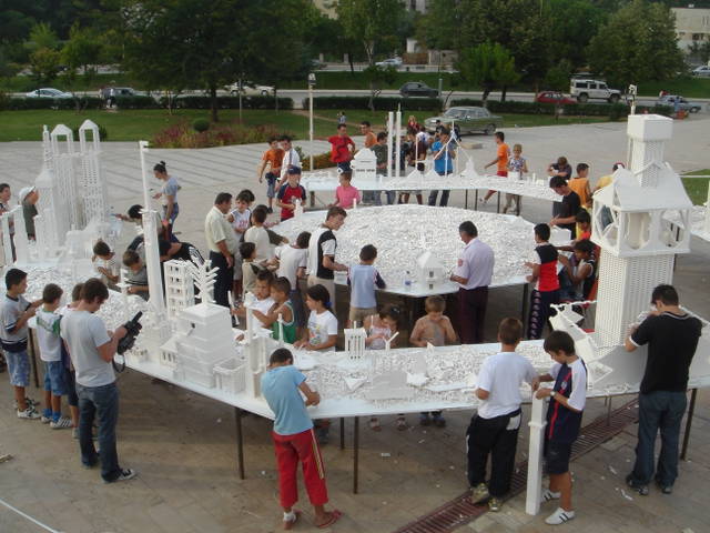 The collectivity project, 2005 - 3rd Tirana Biennale, Albania – 2005 - Photo: Olafur Eliasson