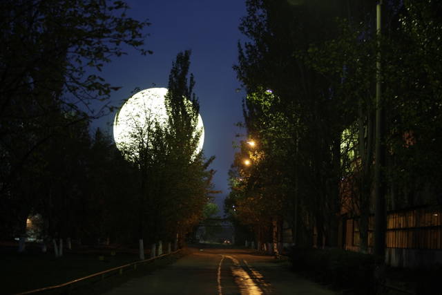 Dnipro sunrise, 2012 - Dnipro, Ukraine – 2012 - Photo: Studio Olafur Eliasson