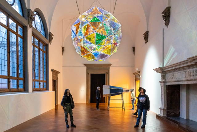 Firefly double polyhedron sphere experiment - Fondazione Palazzo Strozzi, Florence – 2022 - Photo: Ela Bialkowska, OKNO Studio. Courtesy Fondazione Palazzo Strozzi, Florence