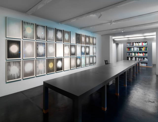 Installation view Near future living light - neugerriemschneider, Berlin – 2020 - Photo: Jens Ziehe