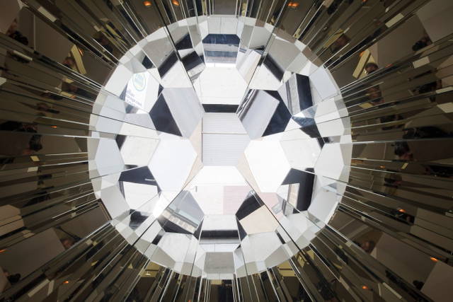 Your plural view, 2011 - Tanya Bonakdar Gallery, New York – 2011 - Photo: Jean Vong