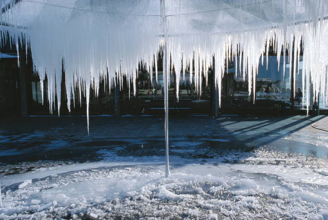 Ice pavilion, 1998 - Reykjavik Art Museum, Kjalvarsstadir – 1998 - Photo: Einar Falur Ingolfsson
