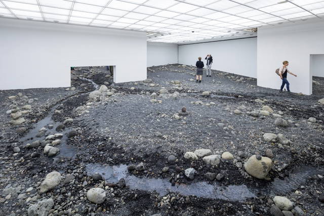 Riverbed, 2014 - Louisiana Museum of Modern Art, Humblebaek, Denmark – 2014 - Photo: Iwan Baan