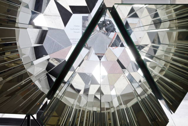 Your plural view, 2011 - Tanya Bonakdar Gallery, New York – 2011 - Photo: Jean Vong